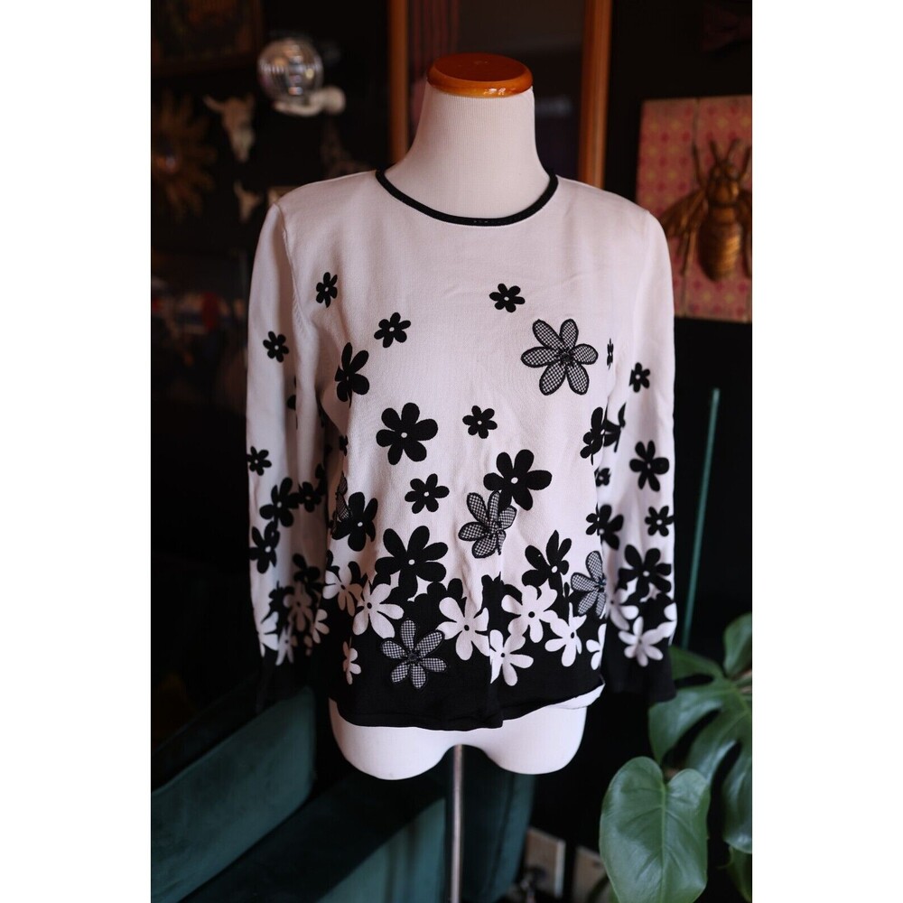 Vintage Alfred Dunner Retro Daisy White Black Sweather Long Sleeve Beaded PXL